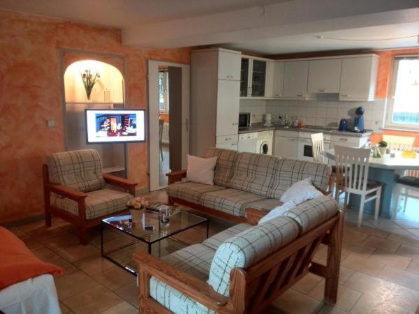 Uni - Luebeck Appartement Groß Grönau エクステリア 写真